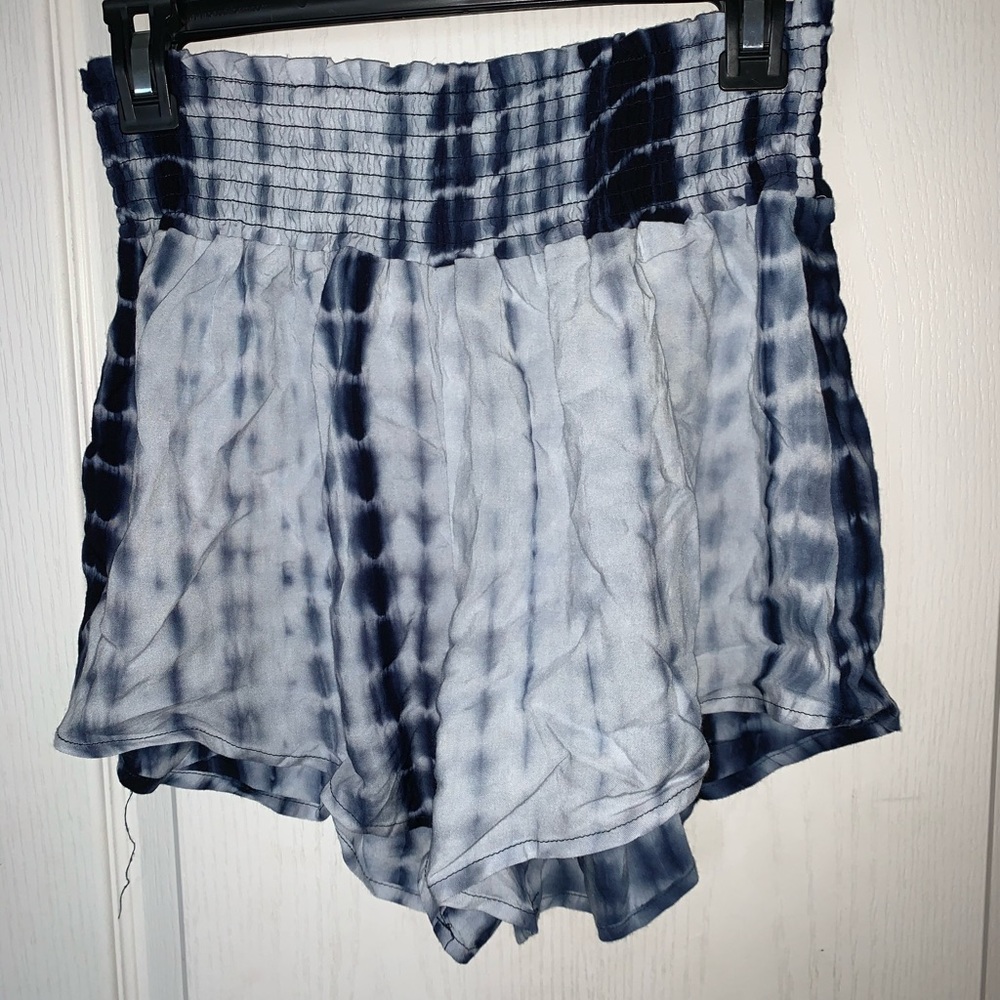 NWOT tie die dolphin shorts